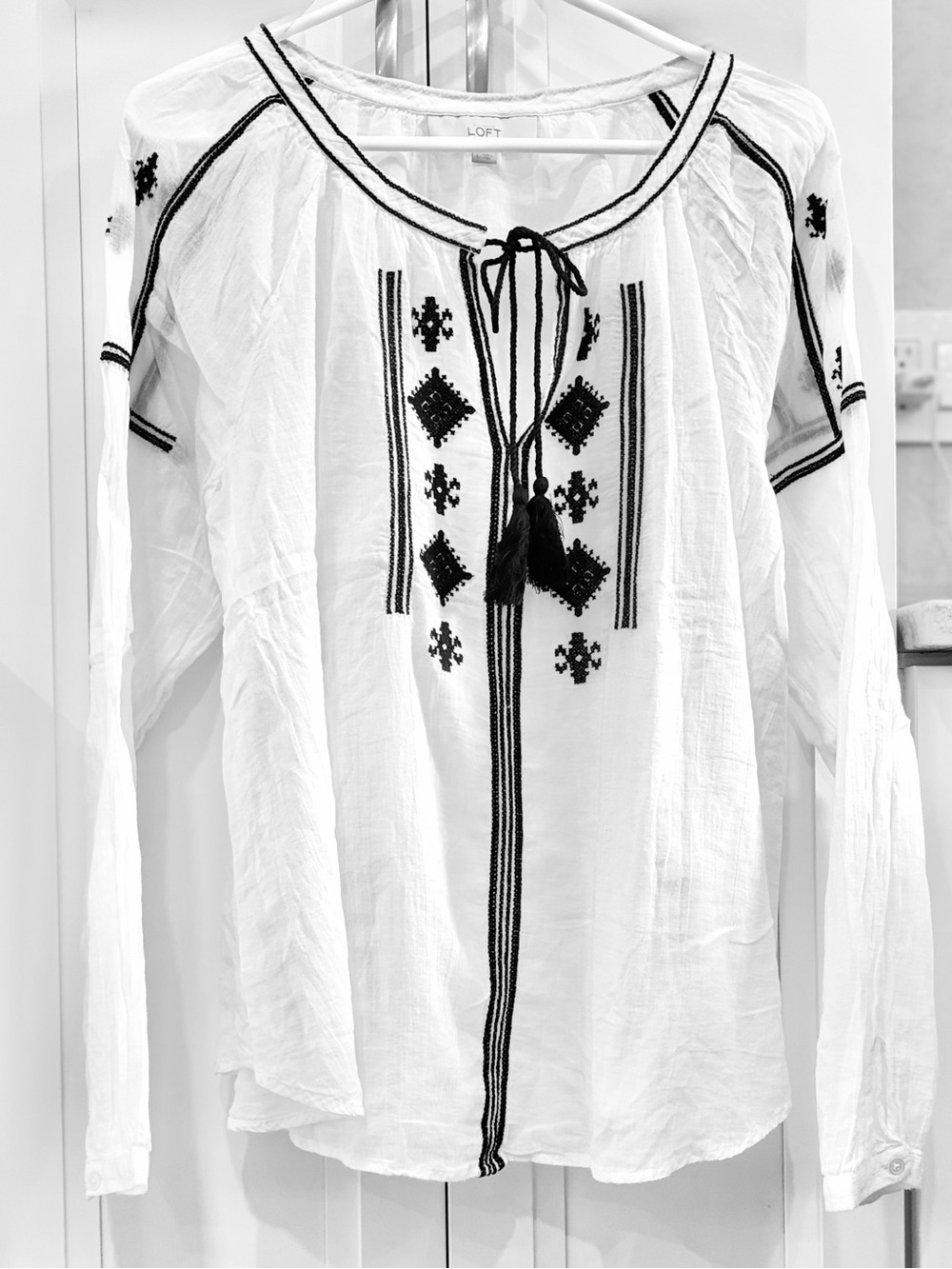 NWOT! 🖤 LOFT Blouse
